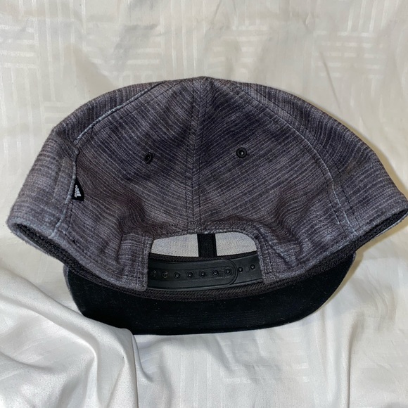 Men’s Adidas SnapBack hat. - Picture 7 of 7